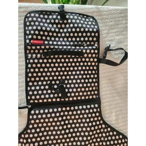 NWOT Skip Hop Pronto Baby Changing Station & Diaper Clutch - Polka Dot - Picture 11 of 16